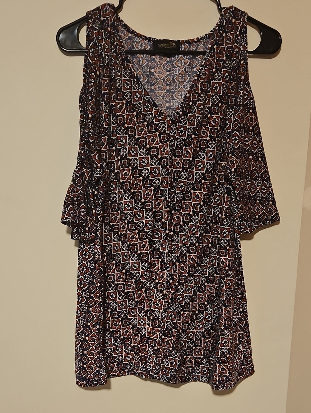Suzanne Betro Brown and Black Geometric Cold-Shoulder Top